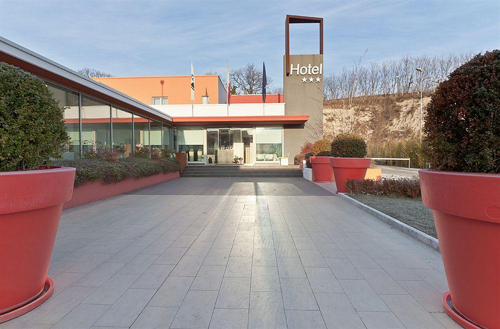 Hotel Cluentum Tolentino Εξωτερικό φωτογραφία