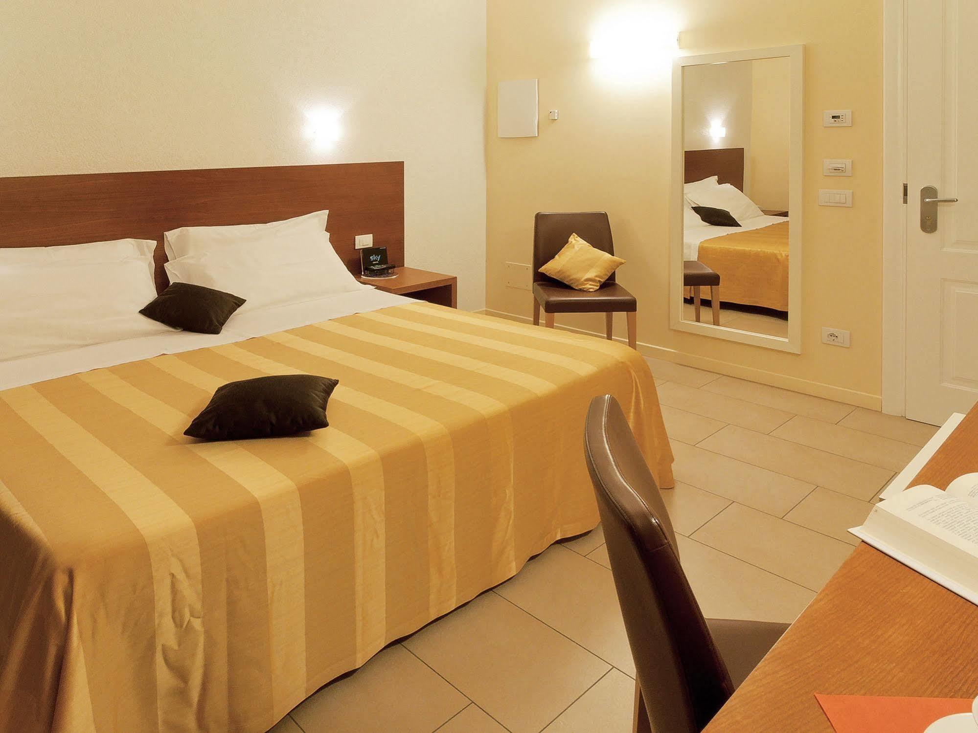 Hotel Cluentum Tolentino Εξωτερικό φωτογραφία
