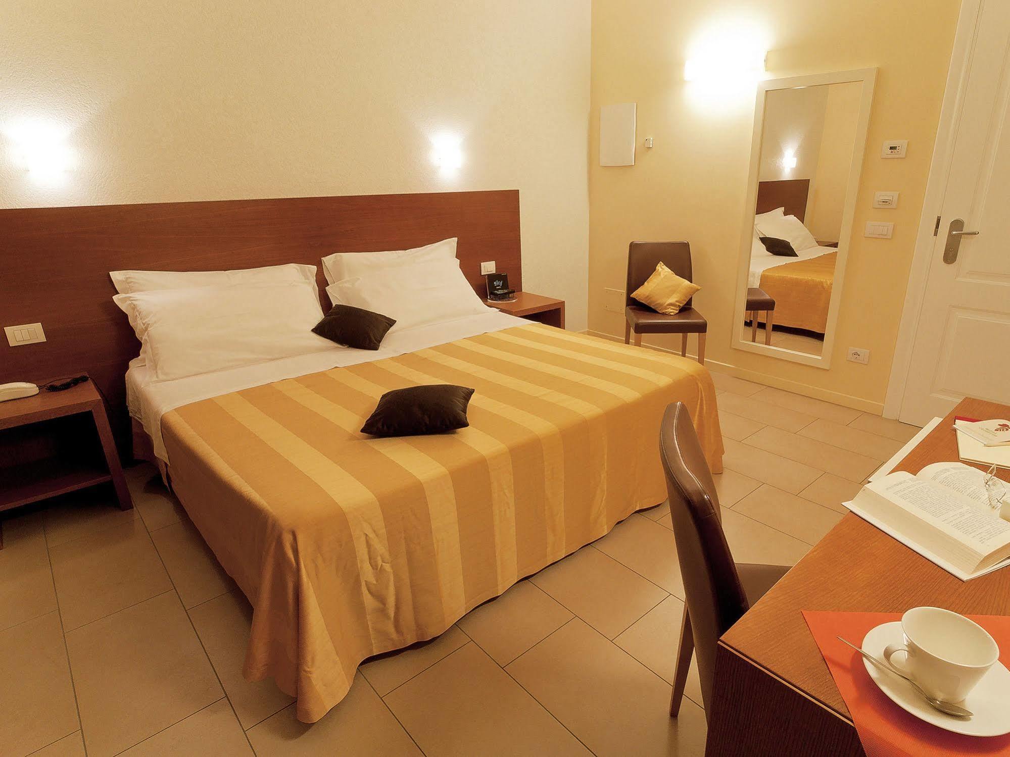 Hotel Cluentum Tolentino Εξωτερικό φωτογραφία